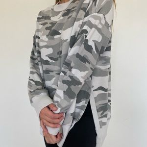 Oversized camo sweatshirt